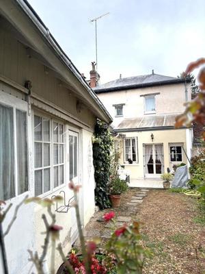 Maison de bourg - 85 m² - 4 pièces