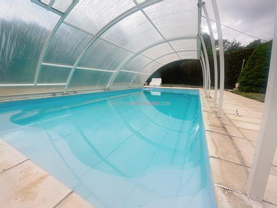 Villa - 240 m² - 8 pièces