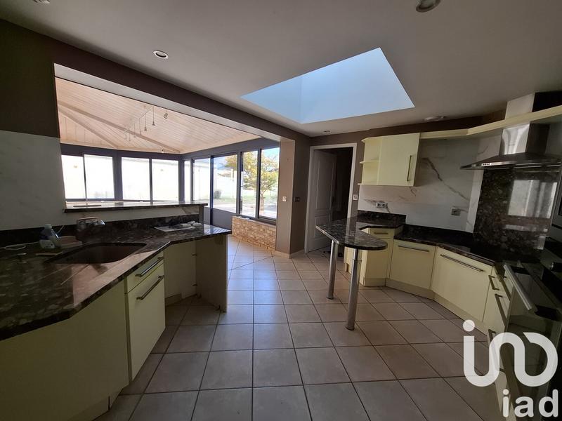 Maison - 219 m² - 9 pièces