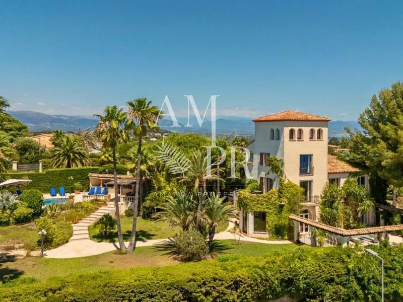 Villa - 355 m² - 8 pièces