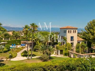 Villa - 355 m² - 8 pièces