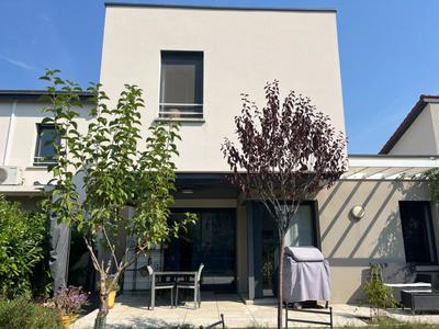 Maison - 84 m² - 4 pièces