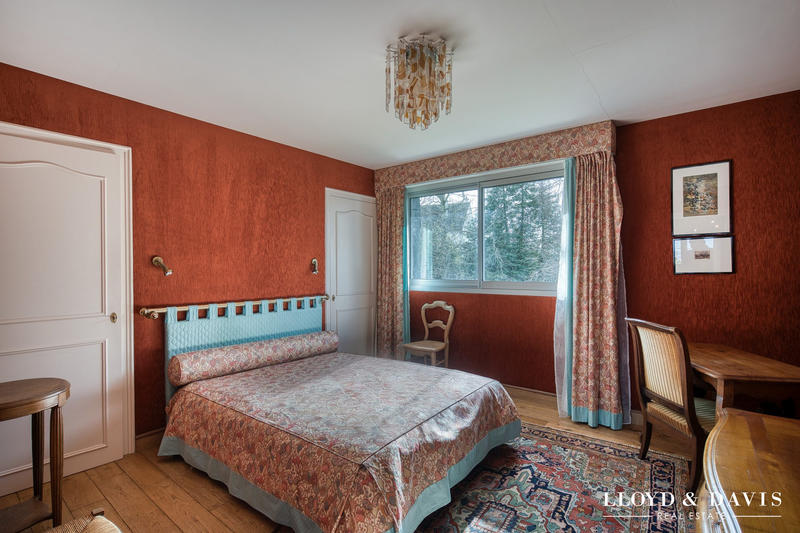 Maison - 213 m² - 7 pièces