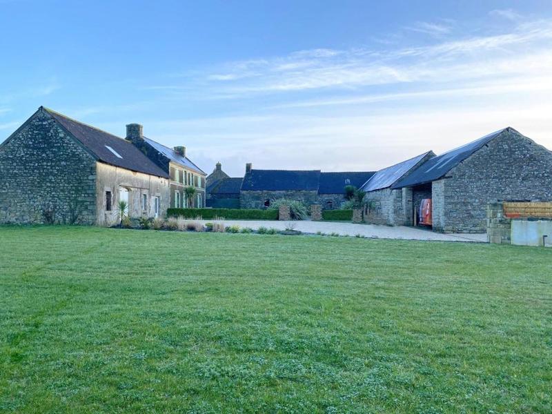 Maison - 220 m² - 6 pièces