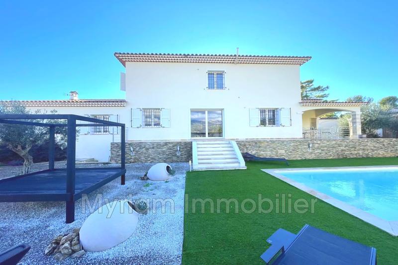 Maison - 251 m² - 6 pièces