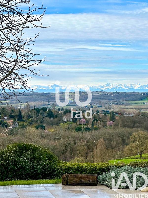 Maison - 260 m² - 9 pièces