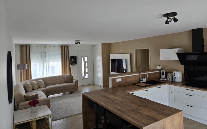 Maison - 95 m² - 7 pièces