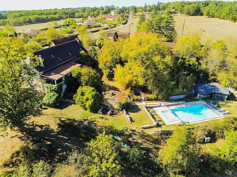 Demeure - 504 m² - 25 pièces