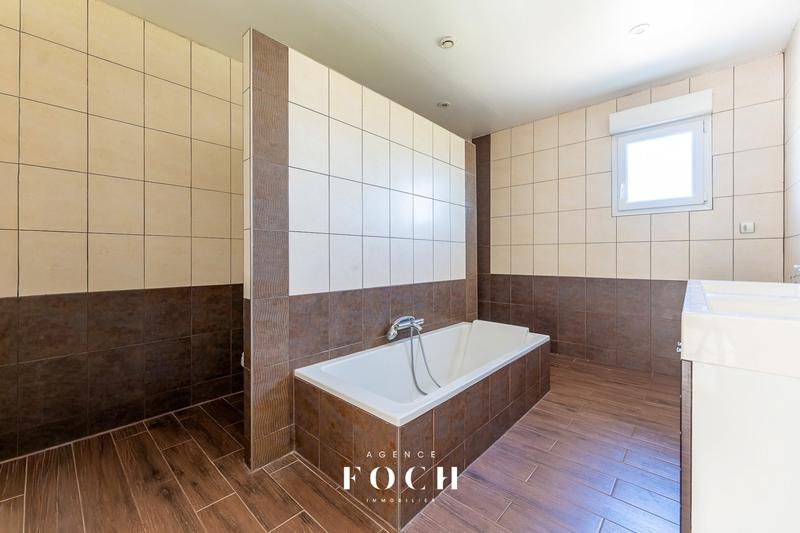 Maison - 142 m² - 5 pièces