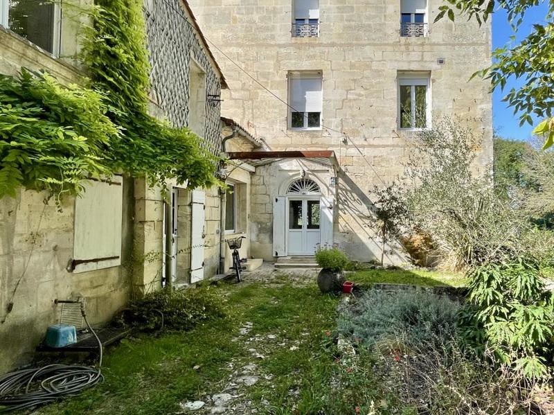 Maison de maîtres - 270 m² - 10 pièces