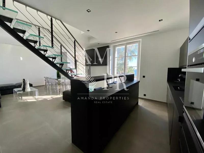 Appartement - 125 m² - 5 pièces