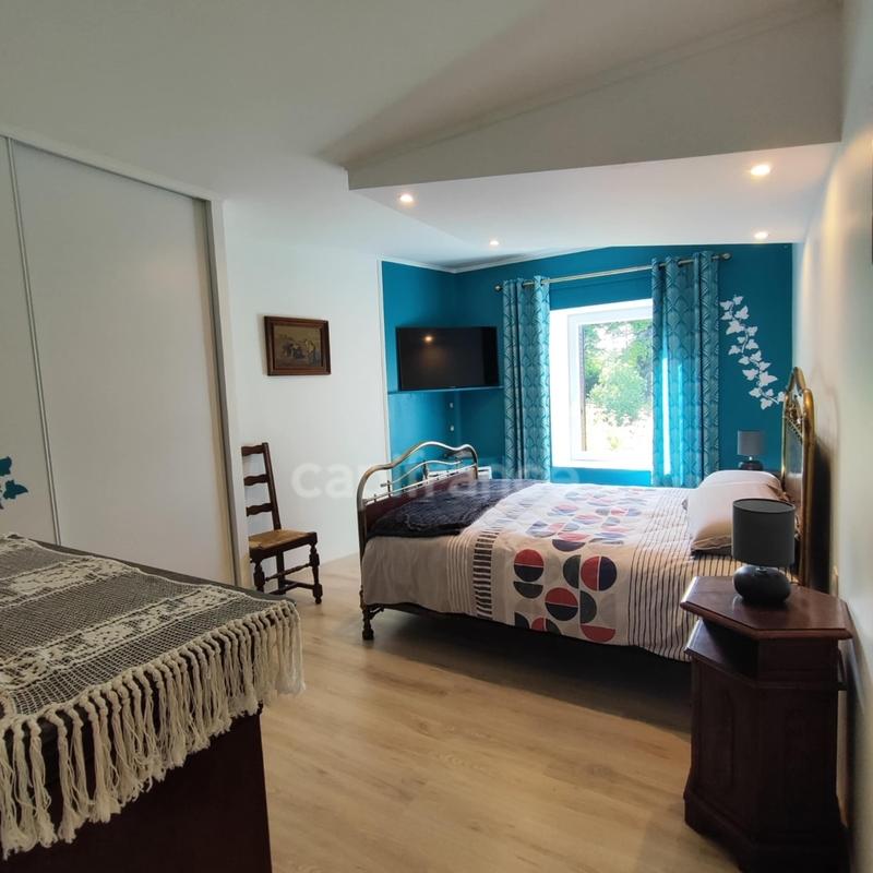 Maison - 290 m² - 11 pièces