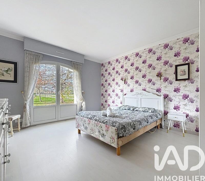 Maison - 328 m² - 8 pièces