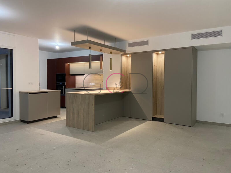 Appartement - 85 m² - 3 pièces