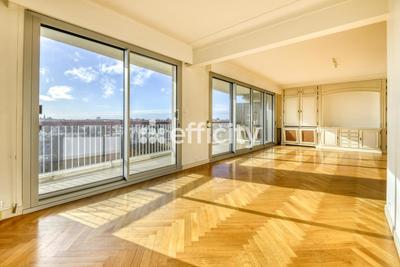 Appartement - 157 m² - 6 pièces