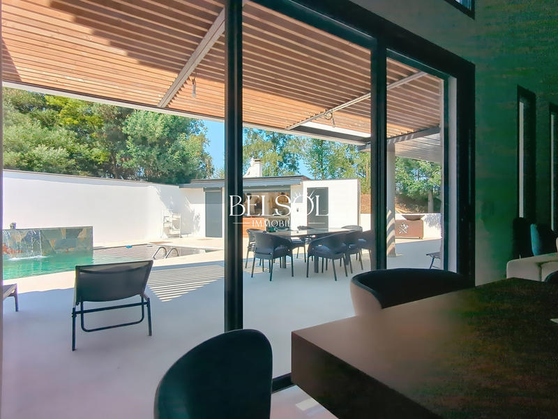 Villa - 216 m² - 7 pièces