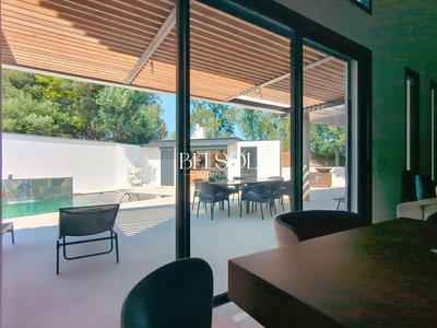 Villa - 216 m² - 7 pièces