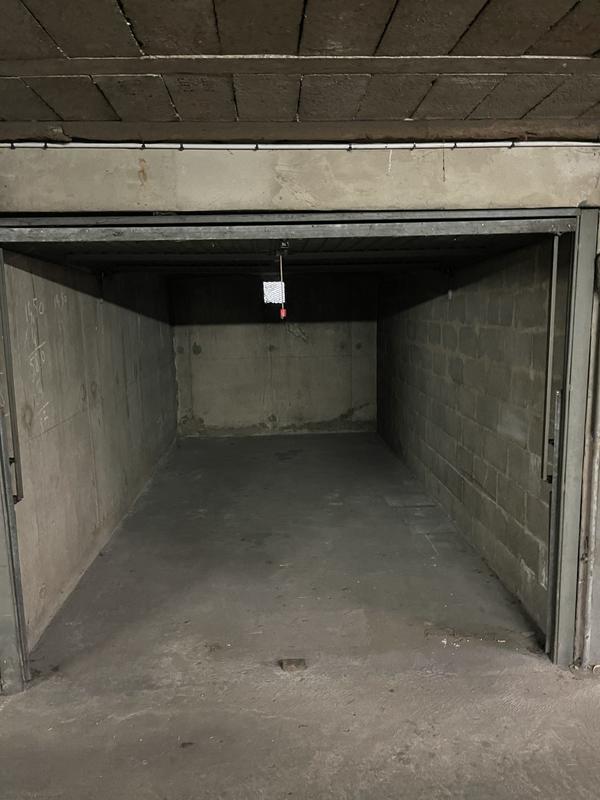 Parking / Garage - 12 m²