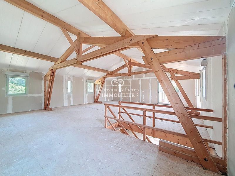 Maison - 186 m² - 2 pièces