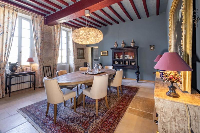 Château - 550 m² - 15 pièces