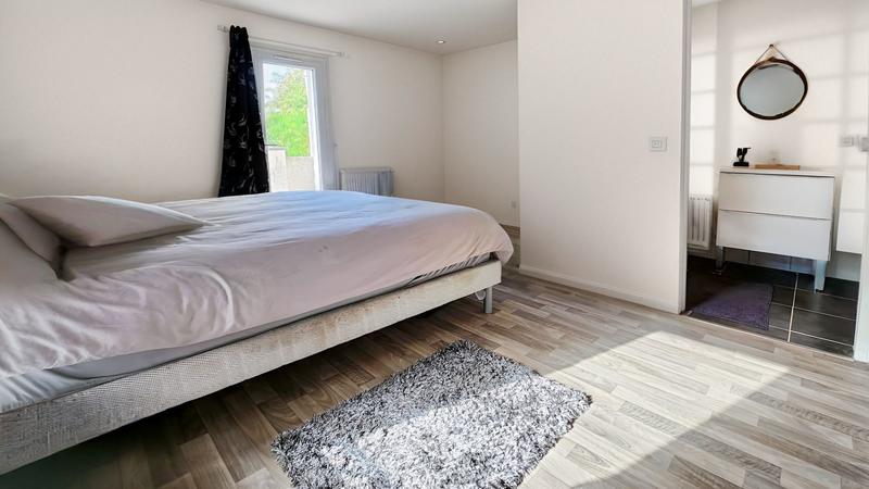 Maison - 200 m² - 8 pièces