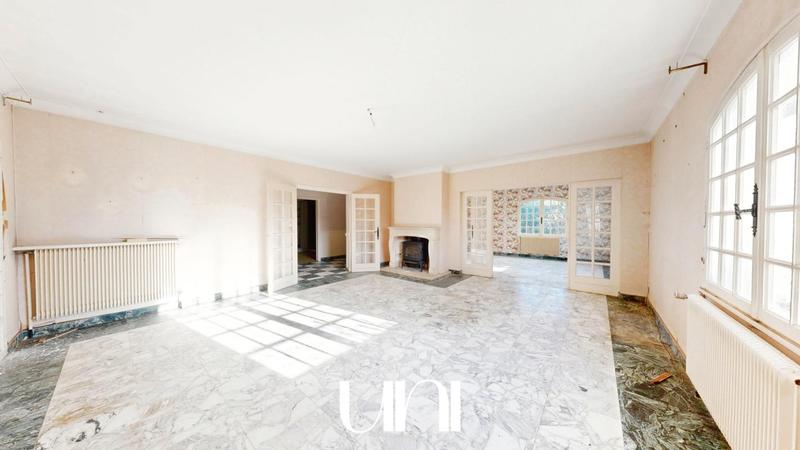 Maison - 208 m² - 8 pièces
