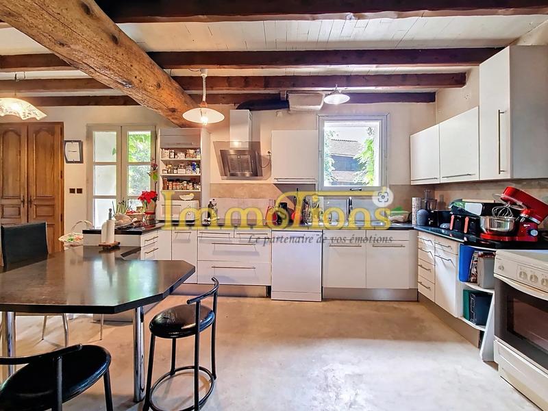 Maison - 243 m² - 5 pièces