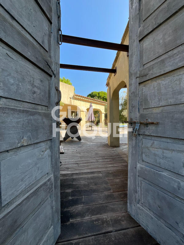 Villa - 235 m² - 6 pièces