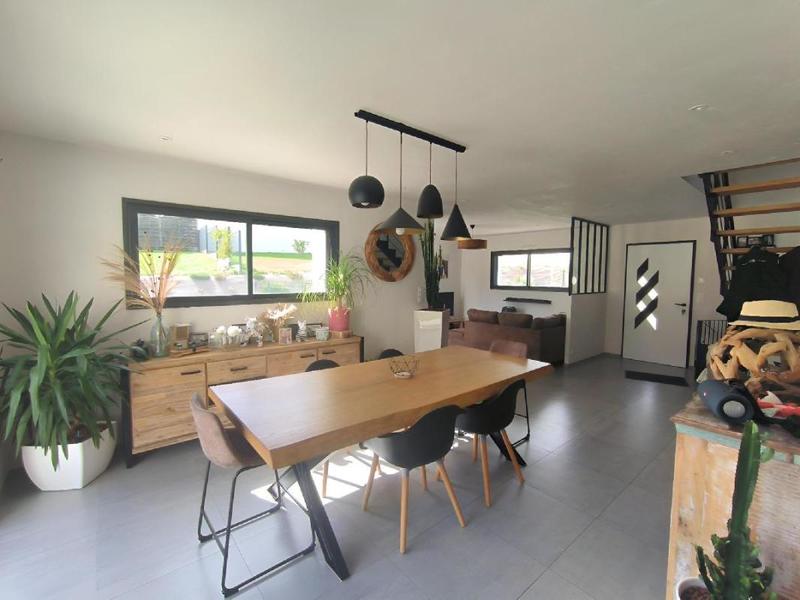 Maison - 144 m² - 5 pièces