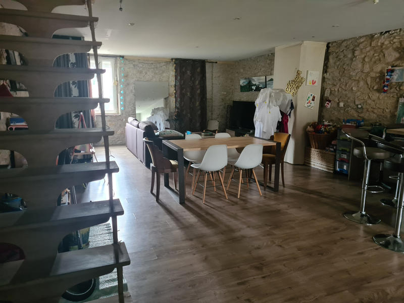 Maison - 208 m² - 5 pièces