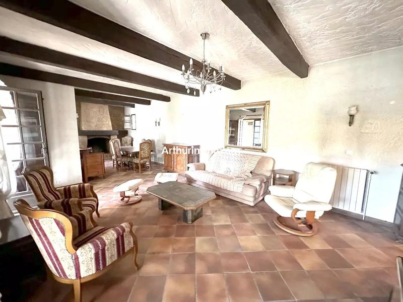 Maison - 290 m² - 12 pièces