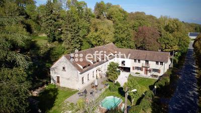 Maison - 211 m² - 9 pièces