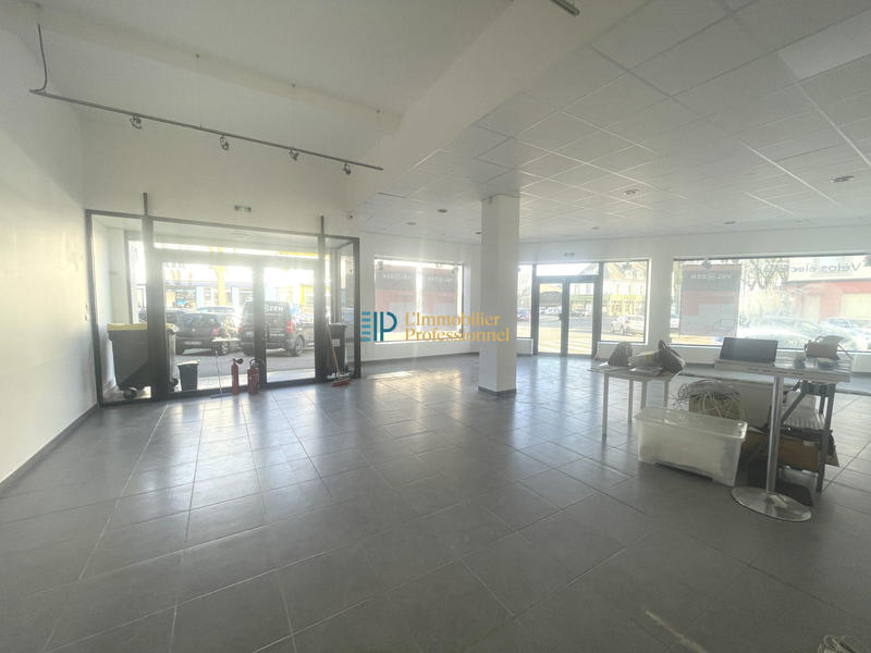 Local commercial - 200 m²