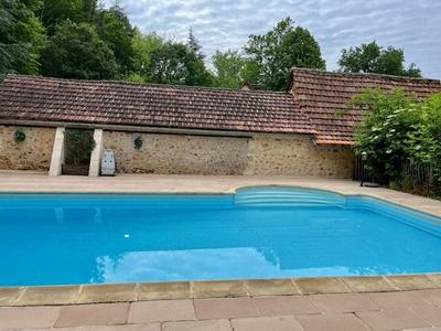 Maison traditionnelle - 217 m² - 7 pièces