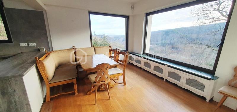 Propriété - 312 m² - 7 pièces