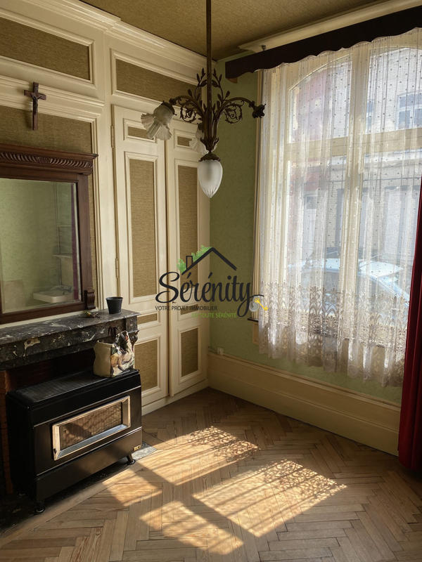 Maison - 221 m² - 13 pièces