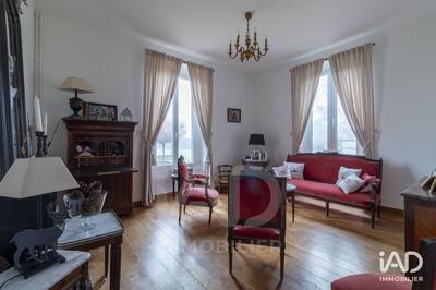 Maison - 283 m² - 12 pièces