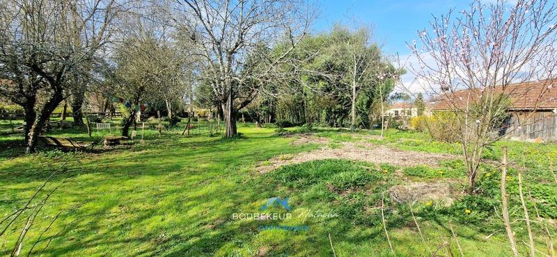 Terrain constructible - 2 334 m²