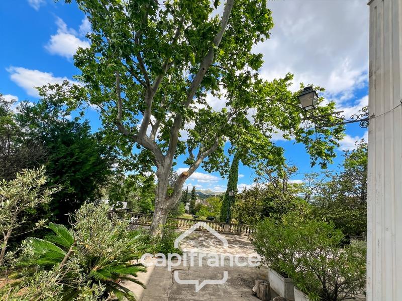 Maison de maîtres - 305 m² - 12 pièces