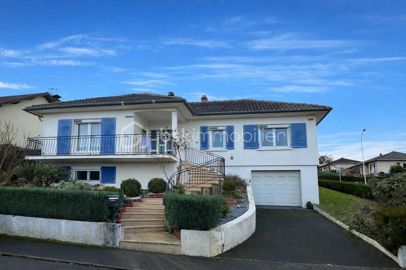 Maison traditionnelle - 165 m² - 7 pièces