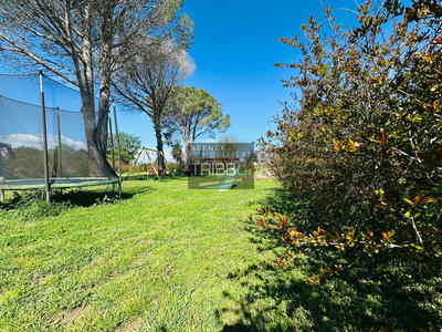 Maison - 228 m² - 10 pièces