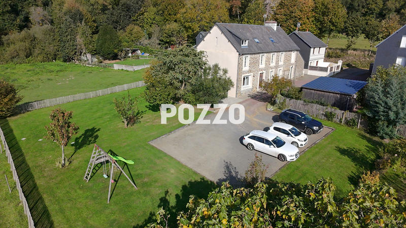Maison - 225 m² - 10 pièces