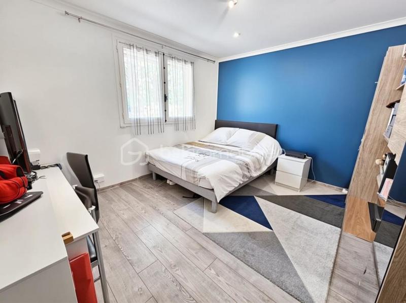 Maison traditionnelle - 200 m² - 6 pièces