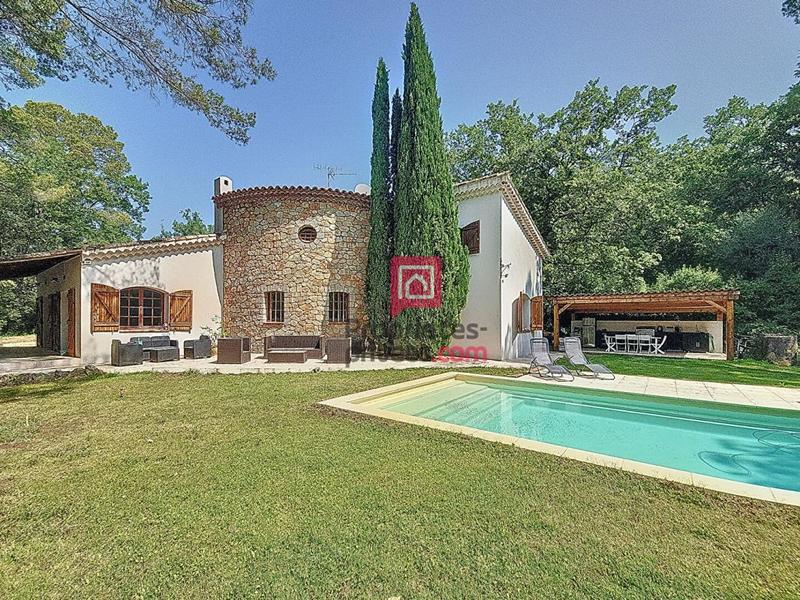 Villa - 220 m² - 9 pièces