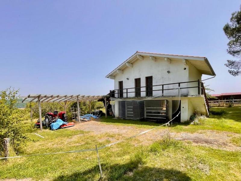 Maison - 388 m² - 10 pièces