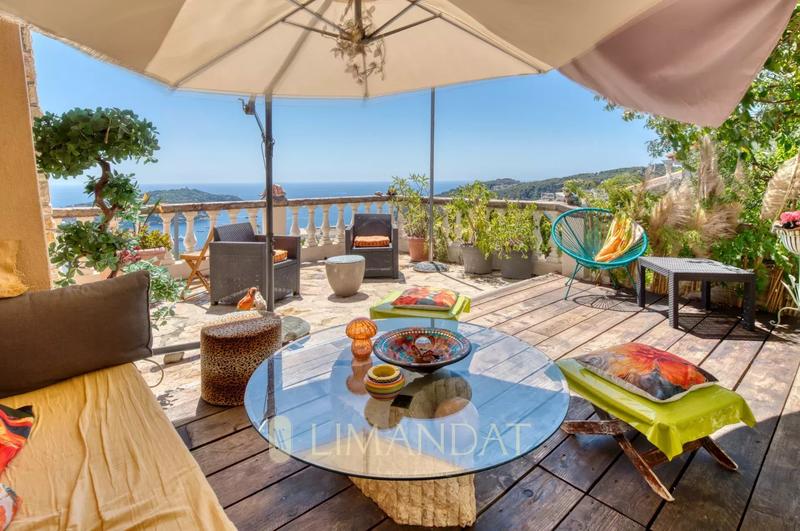 Villa - 347 m² - 9 pièces