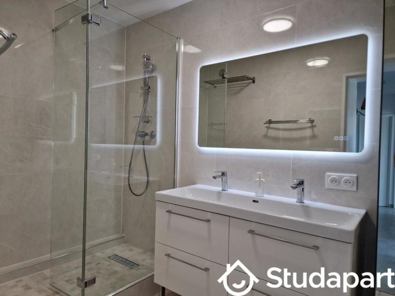 Chambre - 14 m² - 1 pièce