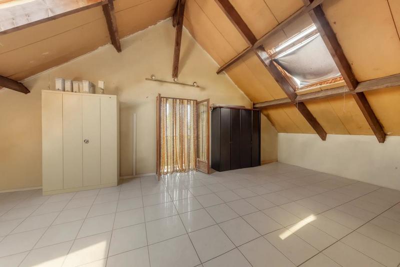 Maison - 260 m² - 6 pièces