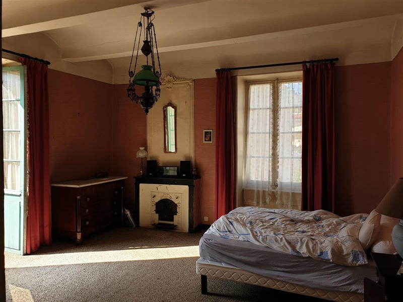 Maison de maîtres - 393 m² - 13 pièces