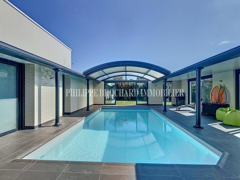 Maison - 192 m² - 10 pièces